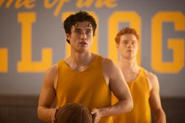 RD-Promo-7x08-Hoop-Dreams-02-Reggie-Julian