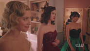 RD-Caps-7x15-Miss-Teen-Riverdale-49-Betty-Evelyn-Toni