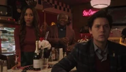 RD-Caps-6x05-The-Jughead-Paradox-87-Tabitha-Pop-Jughead.jpg (137 KB)