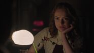 RD-Caps-3x17-The-Raid-15-Evelyn.jpg (93 KB)
