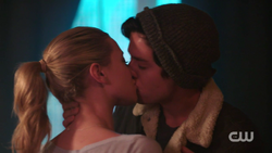 Like Romeo and Juliet- Betty and Jughead \\ ON HOLD - 2 - Page 2 - Wattpad