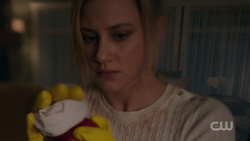 RD-Caps-2x13-The-Tell-Tale-Heart-28-Betty