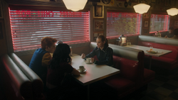 RD-Caps-4x14-How-to-Get-Away-with-Murder-99-Veronica-Archie-Betty