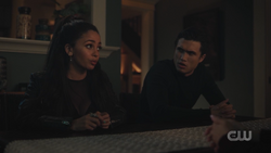 RD-Caps-6x21-The-Stand-112-Toni-Reggie