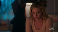 RD-Caps-2x05-When-a-Stranger-Calls-146-Betty