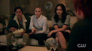 RD-Caps-2x03-The-Watcher-in-the-Woods-36-Jughead-Betty-Veronica