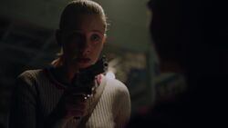Betty cuts Chic loose
