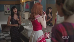 Betty and Veronica fight over Archie
