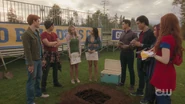 RD-Caps-5x03-Graduation-102-Archie-Jughead-Betty-Veronica-Kevin-Reggie-Toni-Cheryl.png (2.35 MB)
