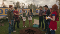 RD-Caps-5x03-Graduation-102-Archie-Jughead-Betty-Veronica-Kevin-Reggie-Toni-Cheryl