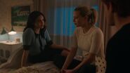 RD-Promo-2x22-Brave-New-World-21-Veronica-Betty