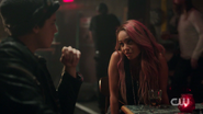 RD-Caps-2x08-House-of-the-Devil-96-Jughead-Toni