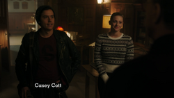 RD-Caps-4x16-The-Locked-Room-26-Jughead-Betty