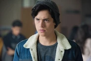 RD-Promo-2x01-A-Kiss-Before-Dying-07-Jughead.jpg (226 KB)
