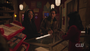 RD-Caps-7x08-Hoop-Dreams-66-Tabitha-Jughead-Veronica