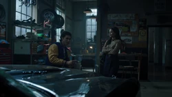 Reggie tells Veronica about Bella