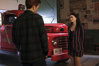 RD-Promo-5x07-Fire-in-the-Sky-05-Archie-Veronica