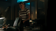 RD-Caps-4x02-Fast-Times-at-Riverdale-High-45-Betty