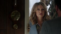 RD-Caps-2x17-The-Noose-Tightens-132-Alice