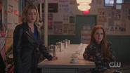 RD-Caps-6x21-The-Stand-31-Betty-Cheryl