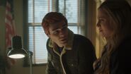 RD-Caps-5x19-Riverdale-RIP-42-Archie-Betty