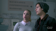 RD-Caps-2x02-Nighthawks-27-Jughead-Betty