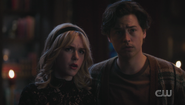 RD-Caps-6x19-The-Witches-of-Riverdale-65-Sabrina-Nicholas-Jughead