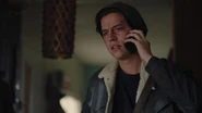 RD-Caps-2x22-Brave-New-World-26-Jughead.jpg (98 KB)