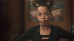 Valerie quits the Pussycats