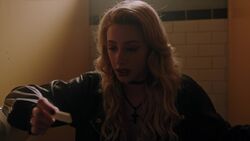 RD-Caps-3x04-The-Midnight-Club-22-Teen-Alice