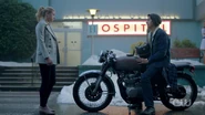 RD-Caps-2x01-A-Kiss-Before-Dying-86-Jughead-Betty-motorcycle.png (1.24 MB)