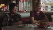 RD-Caps-5x03-Graduation-138-Jughead-Betty