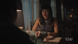 Veronica is turned off by Jughead's stories
