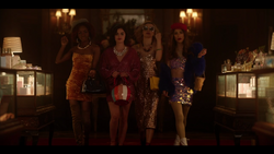 KK-Caps-1x01-Pilot-98-Josie-Katy-Pepper-Jorge-Ginger