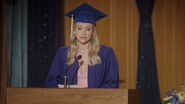 RD-Promo-5x03-Graduation-07-Betty