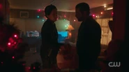 RD-Caps-2x09-Silent-Night-Deadly-Night-116-Jughead-FP.png (847 KB)