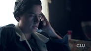 RD-Caps-2x01-A-Kiss-Before-Dying-26-Jughead.png (820 KB)