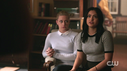 Riverdale's Betty and Veronica love each other so much IRL, because female  friendships FTW - HelloGigglesHelloGiggles