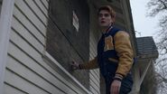 RD-Caps-2x19-Prisoners-48-Archie