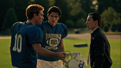 RD-Caps-4x02-Fast-Times-at-Riverdale-High-74-Archie-Reggie-Marty