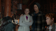 RD-Caps-2x14-The-Hills-Have-Eyes-44-Betty-Jughead
