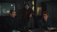 RD-Caps-6x09-The-Serpent-Queens-Gambit-35-Betty-Jughead-Archie