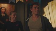 RD-Caps-3x10-The-Stranger-29-Betty-Archie