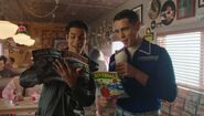 RD-Caps-6x05-The-Jughead-Paradox-122-Fangs-Kevin.jpg (179 KB)