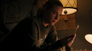 RD-Caps-4x07-The-Ice-Storm-60-Betty