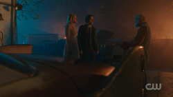 Betty and Jughead meeting with Junkyard Steve