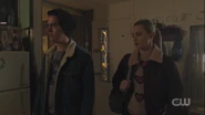 RD-Caps-3x16-Big-Fun-89-Jughead-Betty.png (1.42 MB)