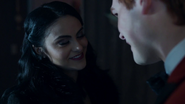 RD-Promo-1x11-To-Riverdale-and-Back-Again-21-Veronica-Archie