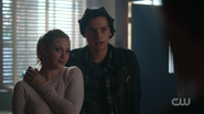 RD-Caps-2x08-House-of-the-Devil-14-Betty-Jughead