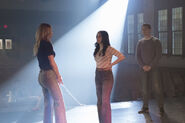 RD-Promo-2x18-A-Night-To-Remember-17-Betty-Veronica-Kevin